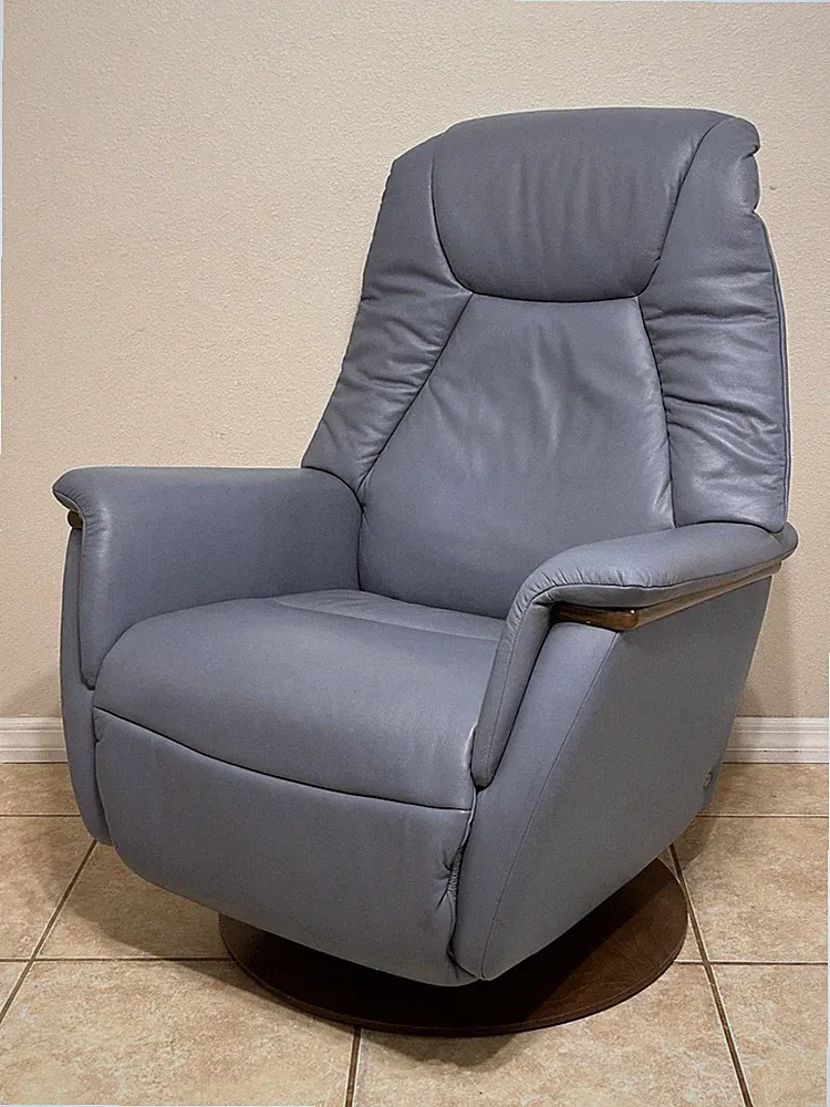 Ekornes Stressless Leather SIGNATURE Admiral Recliner Chair & Ottoman Furniture